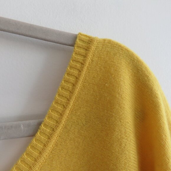 VINCE 100% Cashmere Scoop Neck Sweater in Canary Yellow Quiet Luxury - Size L - Picture 4 of 12